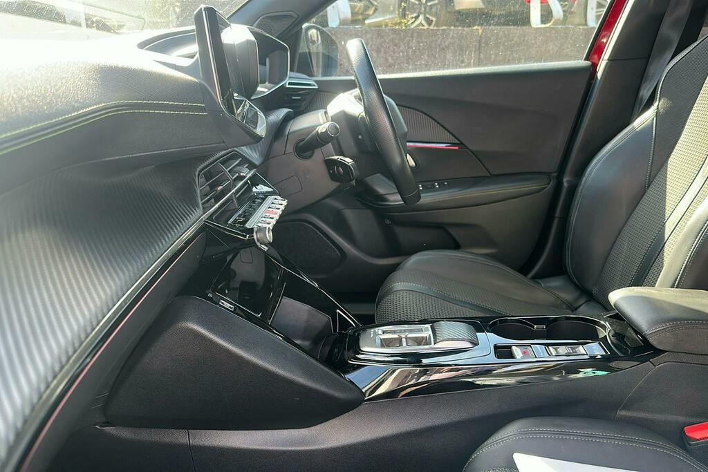 Peugeot e-2008 50Kwh Gt Suv GU23OWH Red #3