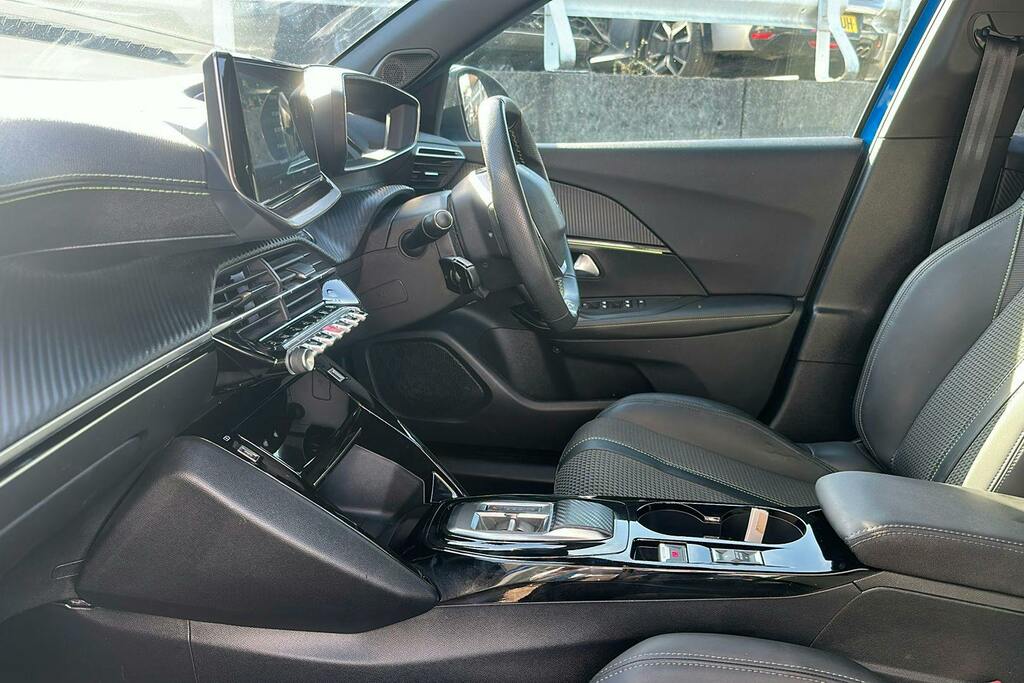 Peugeot e-2008 50Kwh Gt Suv AO23XKN Blue #3