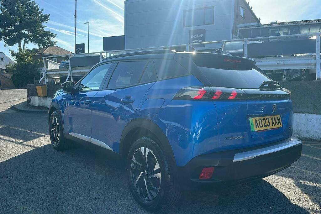 Peugeot e-2008 50Kwh Gt Suv AO23XKN Blue #2