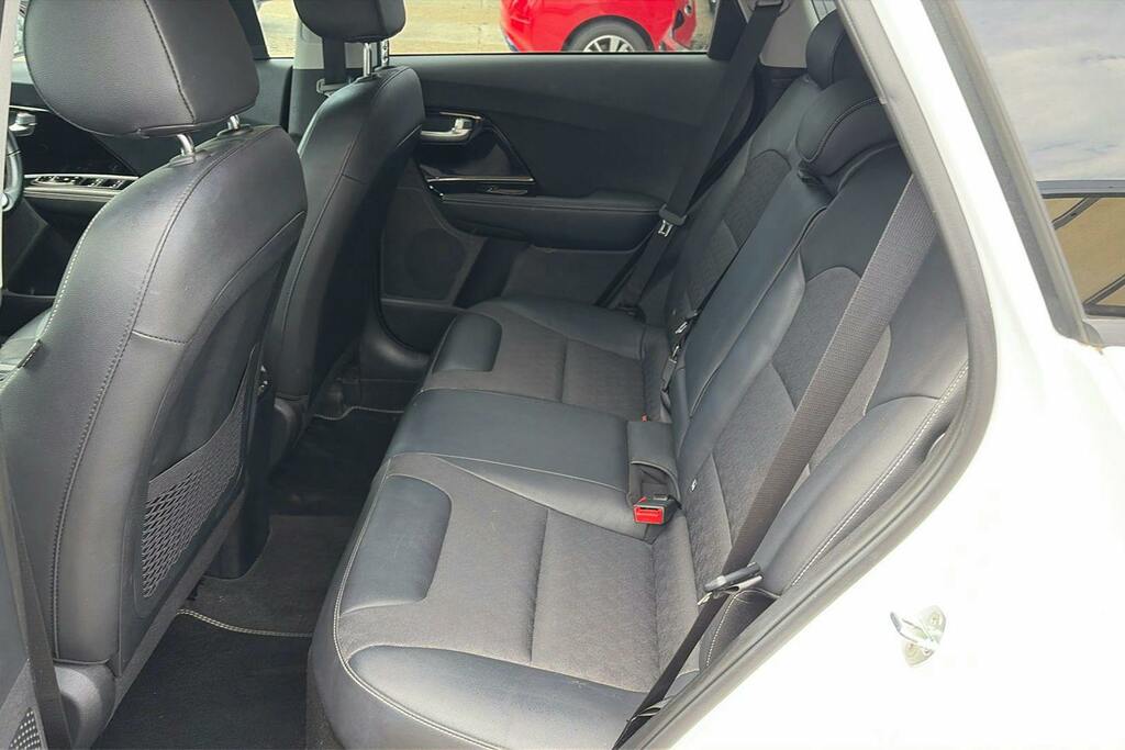 Kia Niro 1.6 Gdi 2 Suv Hybrid Dct White #4