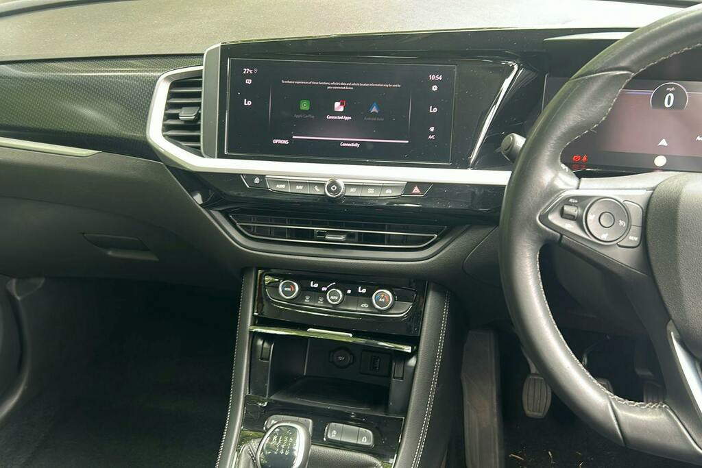 Vauxhall Grandland Elite White #29