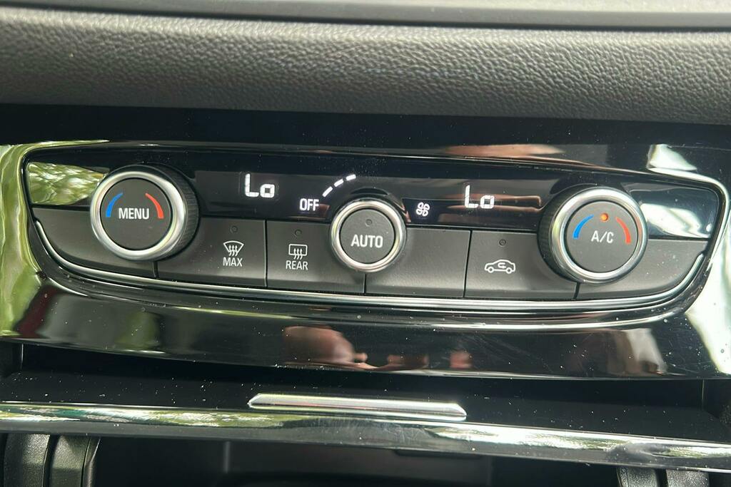 Vauxhall Grandland Elite White #13