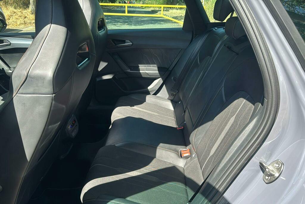 Cupra Leon 1.4 Ehybrid 12.8Kwh Vz2 Design Edition Estate Grey #4