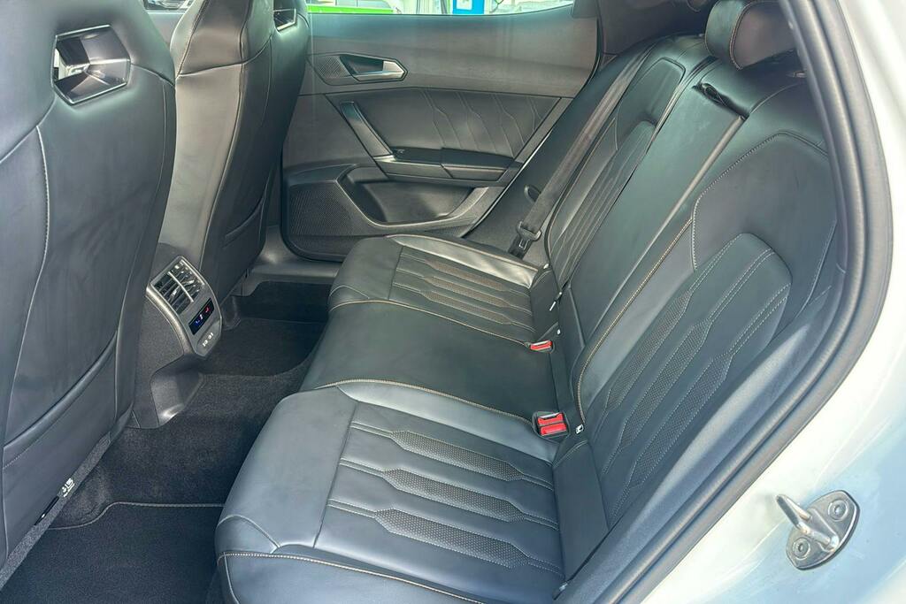 Cupra Formentor 1.5 Tsi V2 Suv Dsg White #4