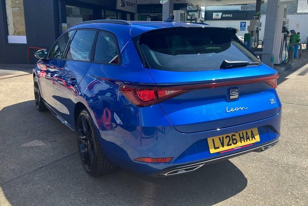 Seat Leon 1.5 Ehybrid 25.8Kwh Fr Black Edition Estate Pe White #2