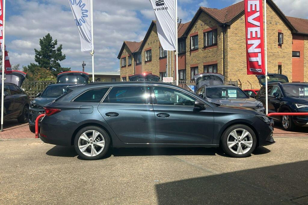 Seat Leon 1.5 Etsi Mhev Fr Estate Hybrid Dsg White #5