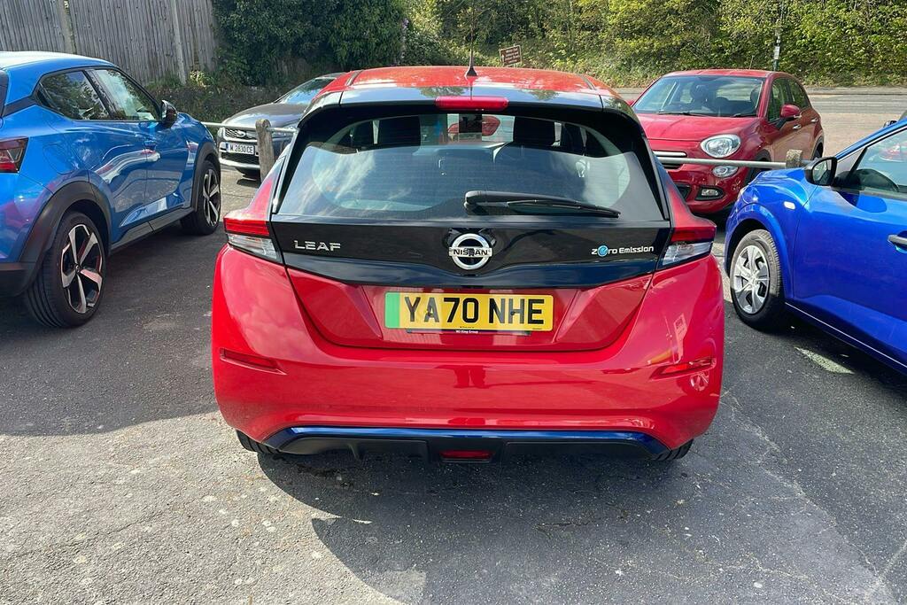 Nissan Leaf 40Kwh Acenta Hatchback Red #3