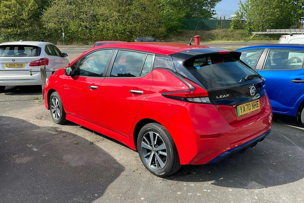 Nissan Leaf 40Kwh Acenta Hatchback Red #2