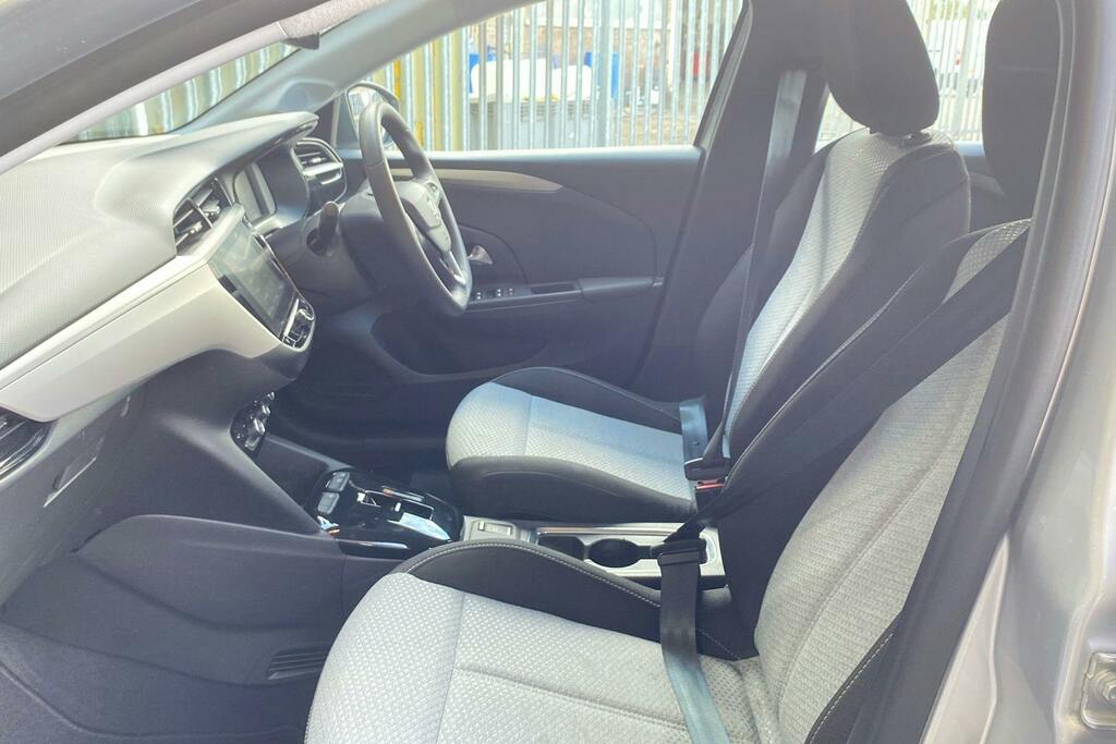 Vauxhall Corsa-e 50Kwh Design Hatchback VK74NLJ Silver #3