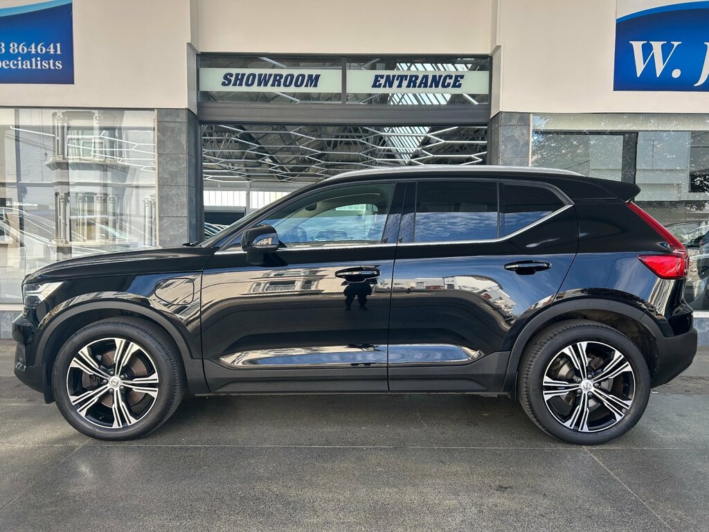 Volvo XC40 1.5H T5 Recharge 10.7Kwh Ultimate Bright Suv Petro Black #3