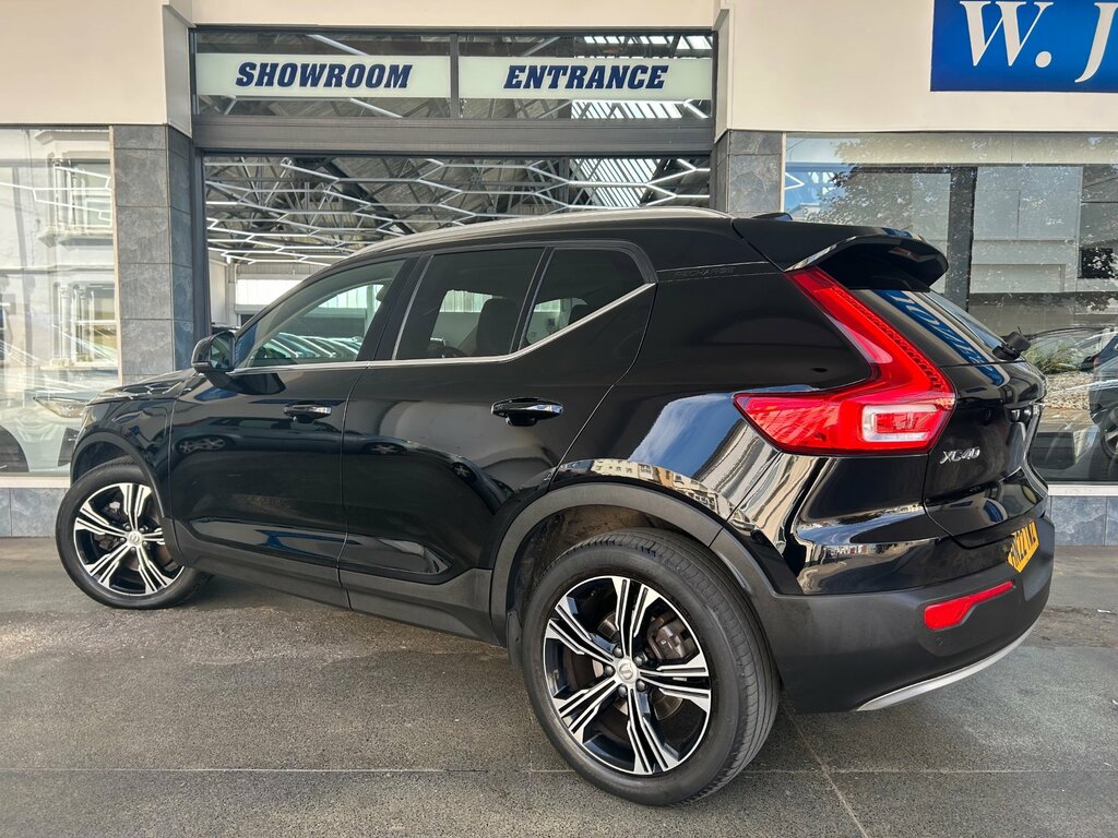 Volvo XC40 1.5H T5 Recharge 10.7Kwh Ultimate Bright Suv Petro Black #4