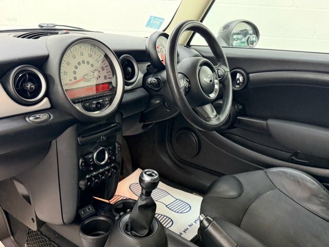 Mini Hatch 1.6 Cooper Hatchback Euro 5 Ss White #2