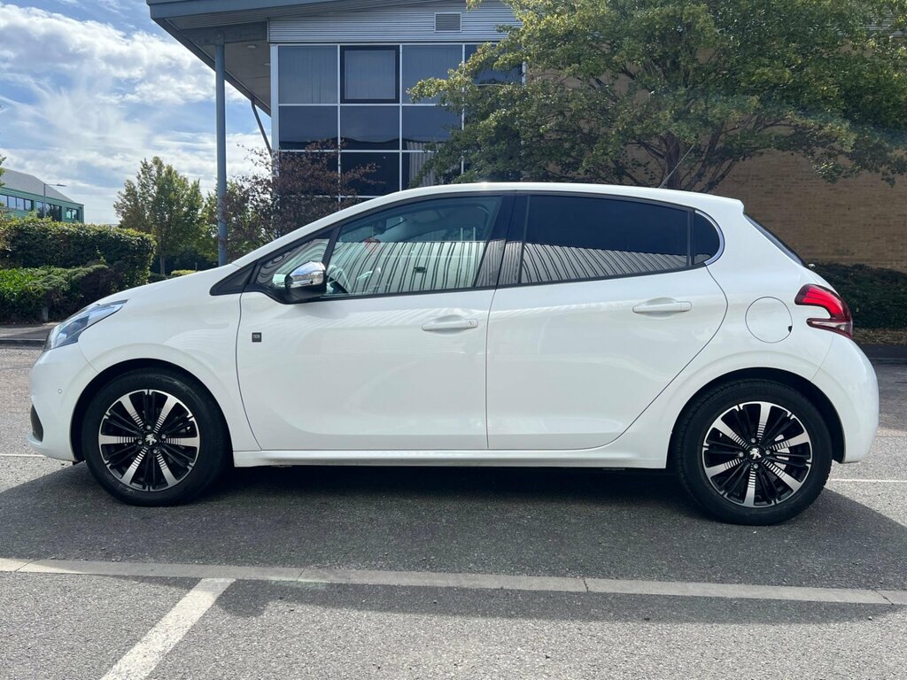 Peugeot 208 1.2 Puretech Tech Edition Euro 6 Ss White #5