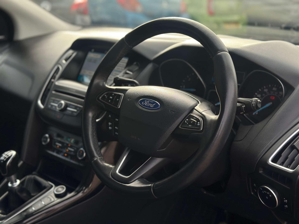 Ford Focus 1.5 Titanium X Tdci #2