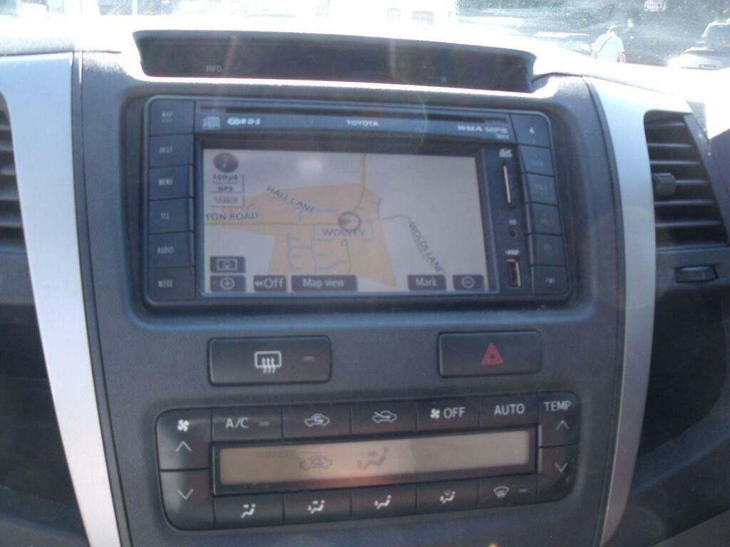 Toyota HILUX Hl2 4X4 White #11
