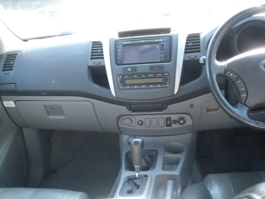 Toyota HILUX Hl2 4X4 White #16
