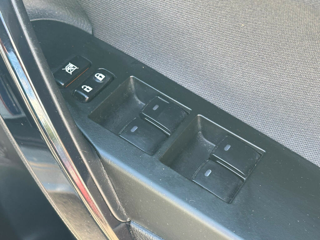 Toyota Auris Vvt-i Design Black #15