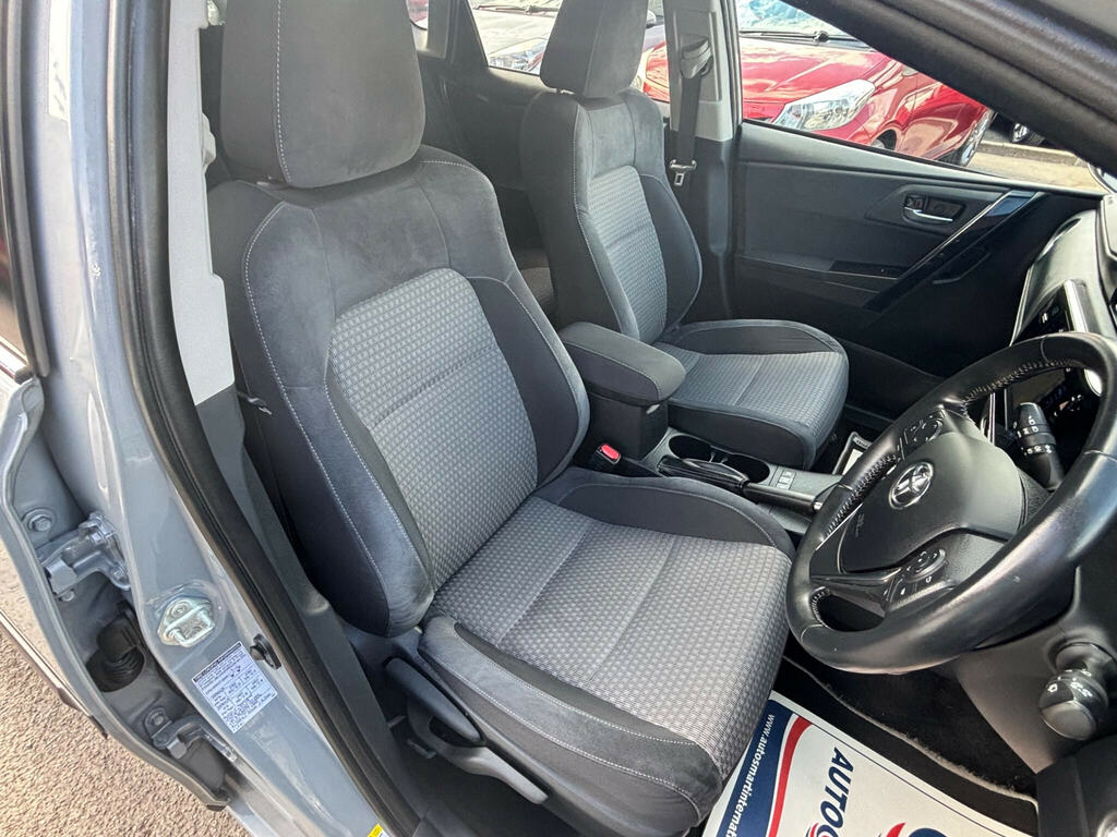 Toyota Auris Vvt-i Design Black #51