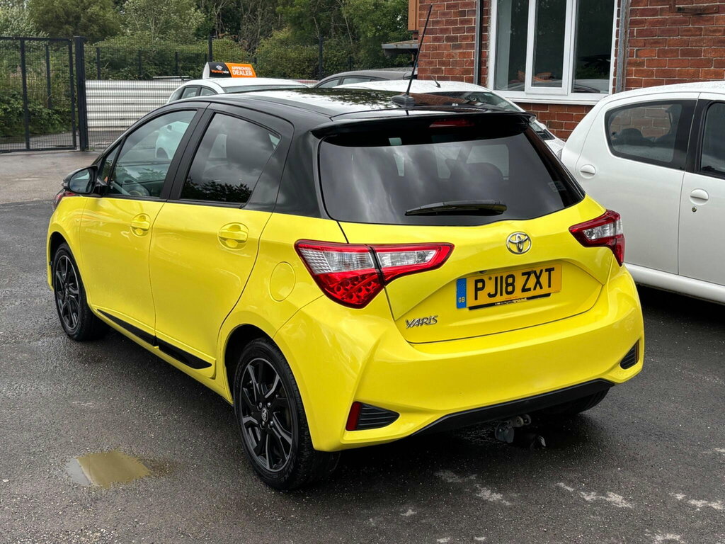 Toyota Yaris 1.5 Vvt-i Yellow Bi-tone Limited Edition Euro 6 Yellow #4