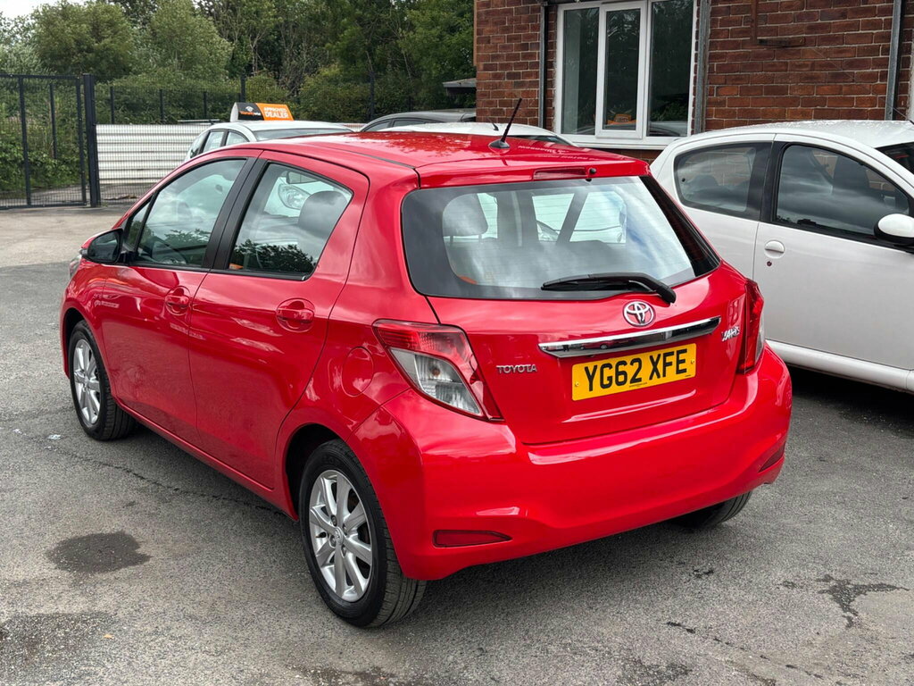 Toyota Yaris 1.33 Dual Vvt-i Tr Euro 5 Red #4