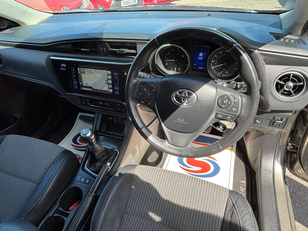 Toyota Auris 1.2 Vvt-i Excel Euro 6 Ss Red #13