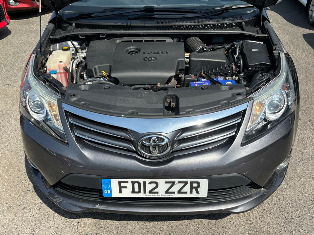 Toyota Avensis Saloon 2.0 D-4d T2 2012 Silver #26