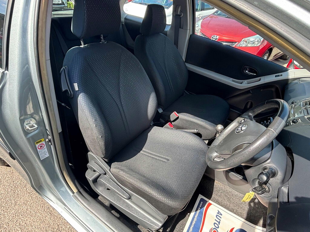 Toyota Yaris 1.33 Vvt-i Tr Mmt 6 Silver #39
