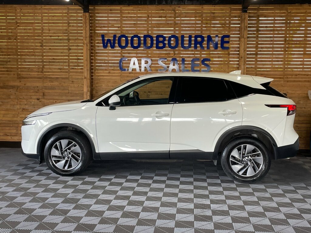 Nissan Qashqai 1.3 Dig-t Mhev Acenta Premium Suv Hybri DN23XCT White #6