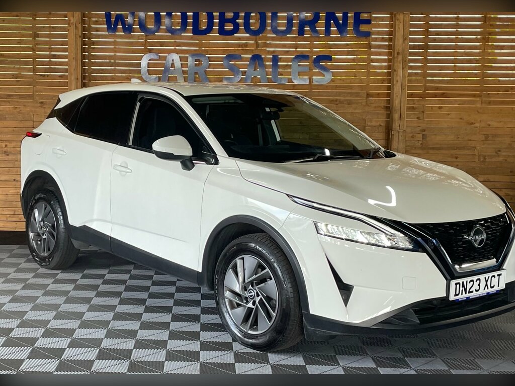 Nissan Qashqai 1.3 Dig-t Mhev Acenta Premium Suv Hybri White
