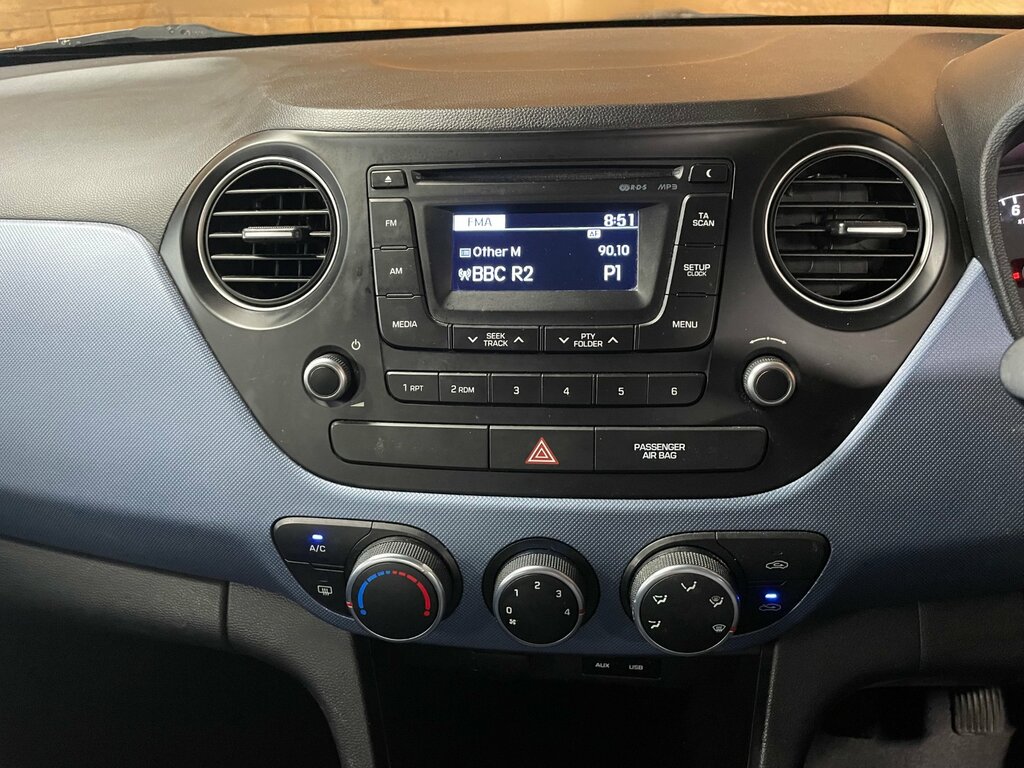 Hyundai I10 Hatchback 1.2 Se Euro 5 201564 White #18