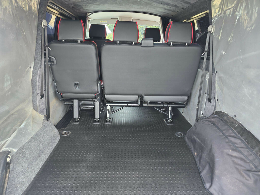 Volkswagen Transporter 2.0 Tdi T30 Highline Fwd Lwb Euro 6 Ss Black #21
