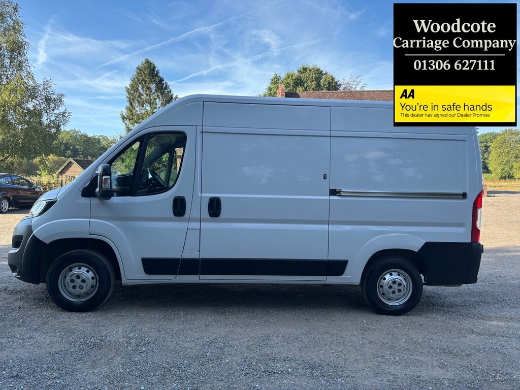 Peugeot Boxer 2.2 Bluehdi 335 Professional Panel Van SJ71XEA White #6