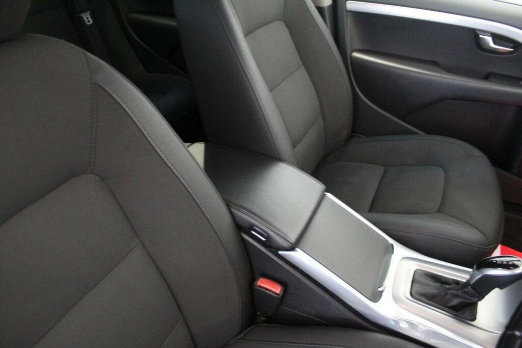 Volvo V70 D4 181 Business Edition Geartronic Gold #38