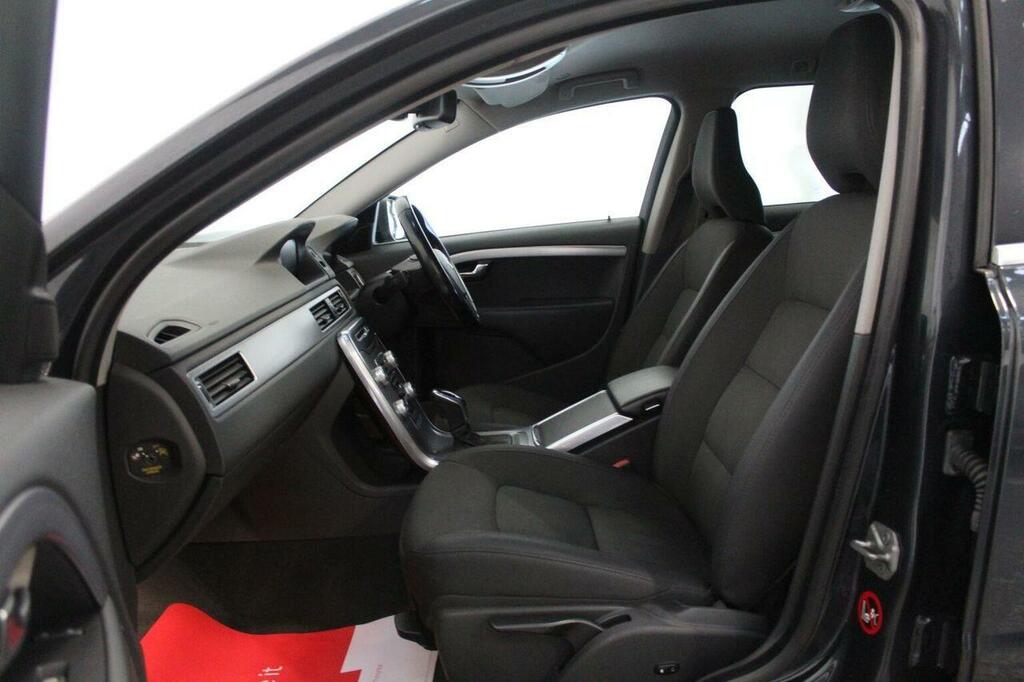 Volvo V70 D4 181 Business Edition Geartronic Gold #45