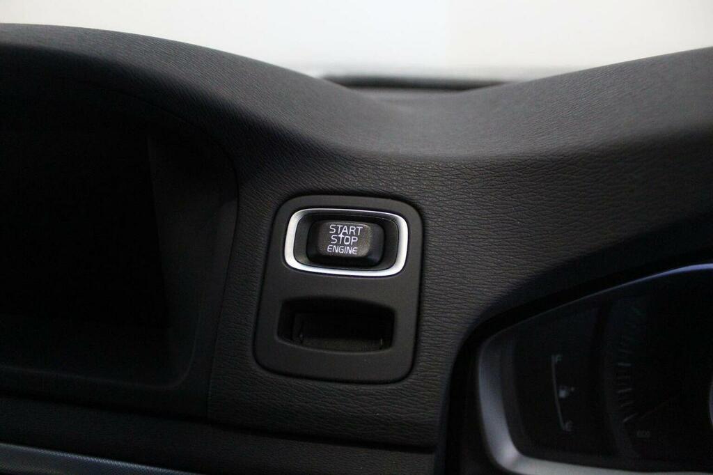 Volvo V70 D4 181 Business Edition Geartronic Gold #36