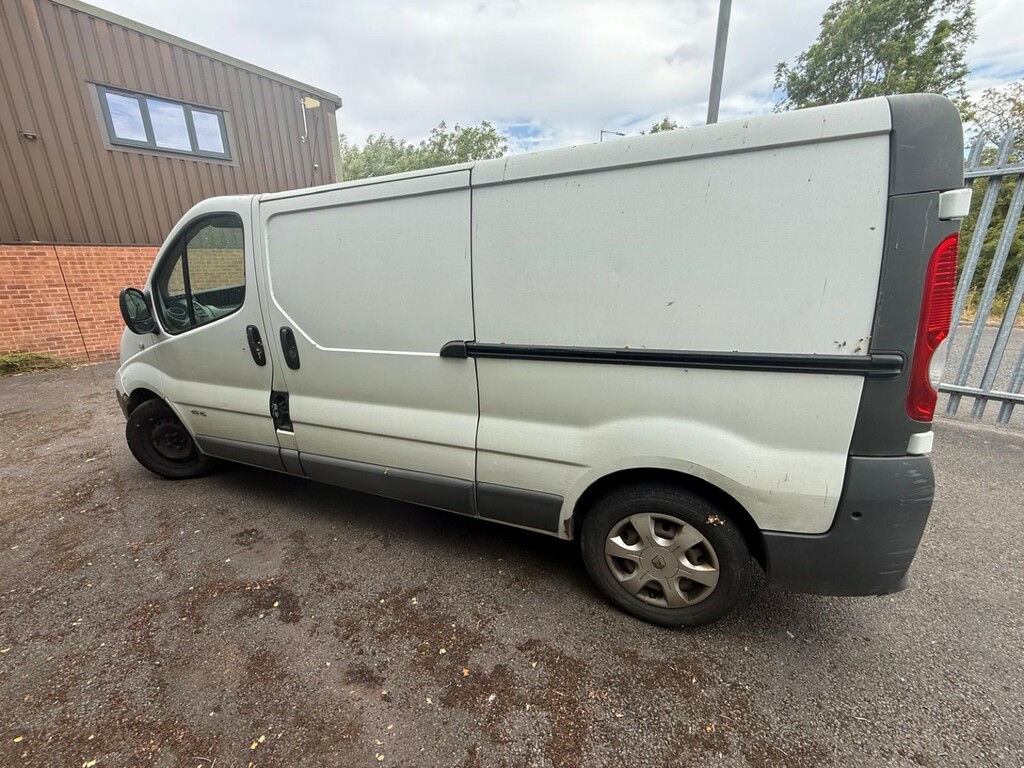 Renault Trafic 2.0 Ll29 Dci 115 White #6