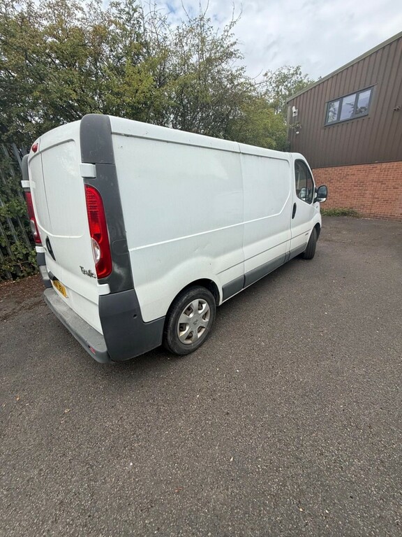 Renault Trafic 2.0 Sl27 Sport Dci Sr Pv 115 Bhpfinance Availa White #7