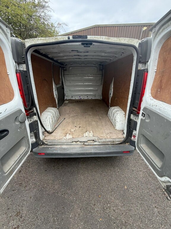 Renault Trafic 2.0 Ll29 Dci 115 White #4