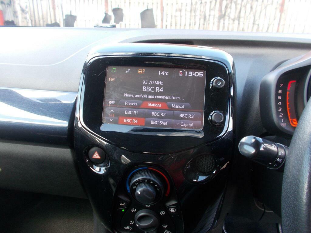 Toyota Aygo 1.0 Vvt-i X-pression White #14