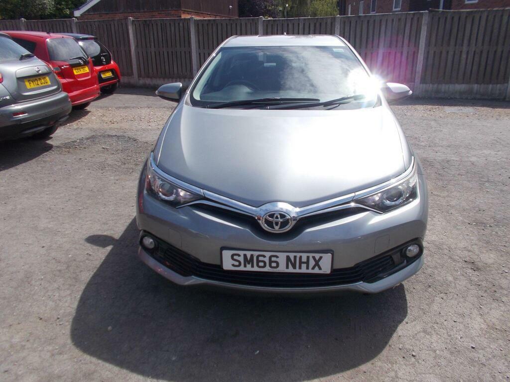 Toyota Auris 1.6 D-4d Business Edition Euro 6 S S Grey #2