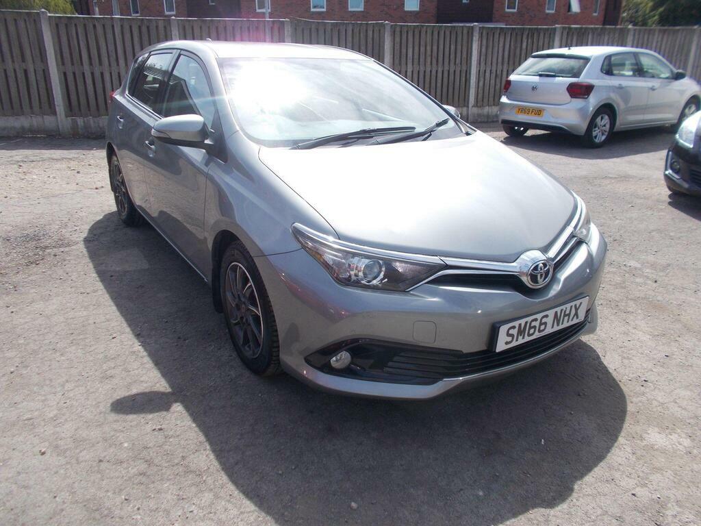 Toyota Auris 1.6 D-4d Business Edition Euro 6 S S Grey