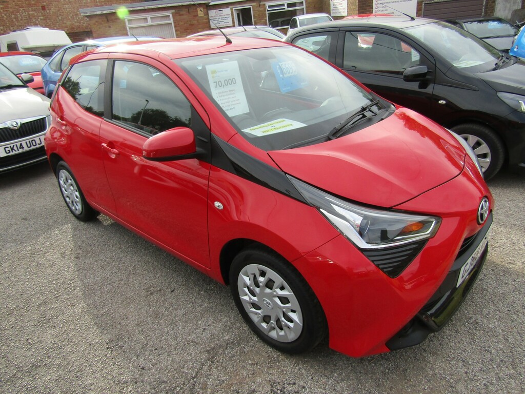 Toyota Aygo 1.0 Vvt-i X-play One Former Keeper Only 70 000 Mls Red