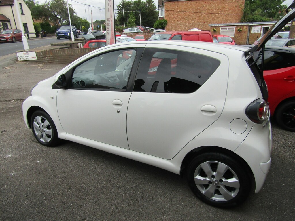 Toyota Aygo 1.0 Vvt-i Move White #5