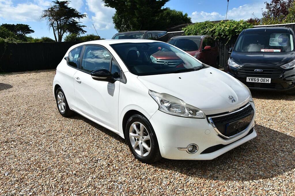 Peugeot 208 1.2 Vti Active Euro 5 White #3