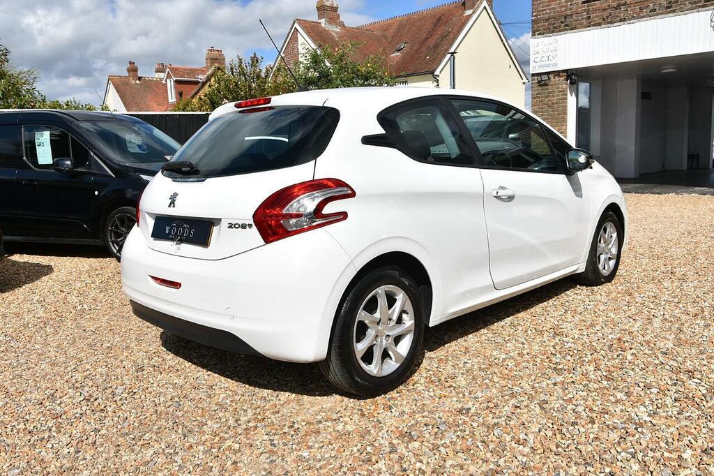 Peugeot 208 1.2 Vti Active Euro 5 White #5
