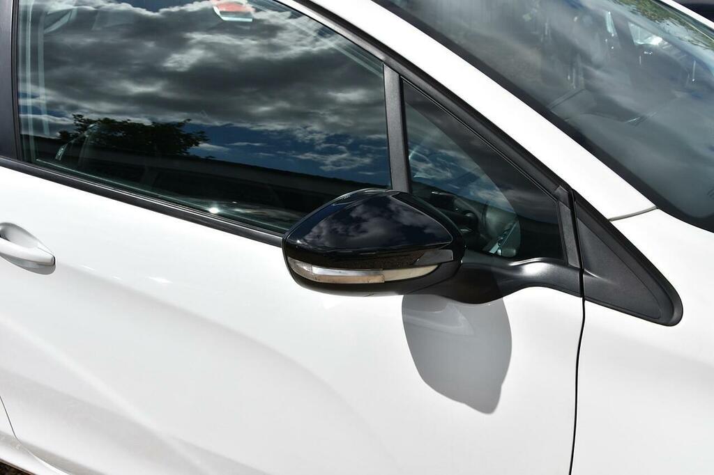 Peugeot 208 1.2 Vti Active Euro 5 White #4