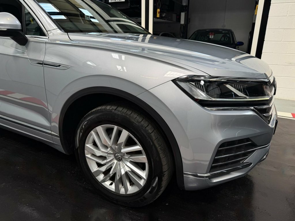 Volkswagen Touareg 3L Sel NA68ZMZ Silver #3