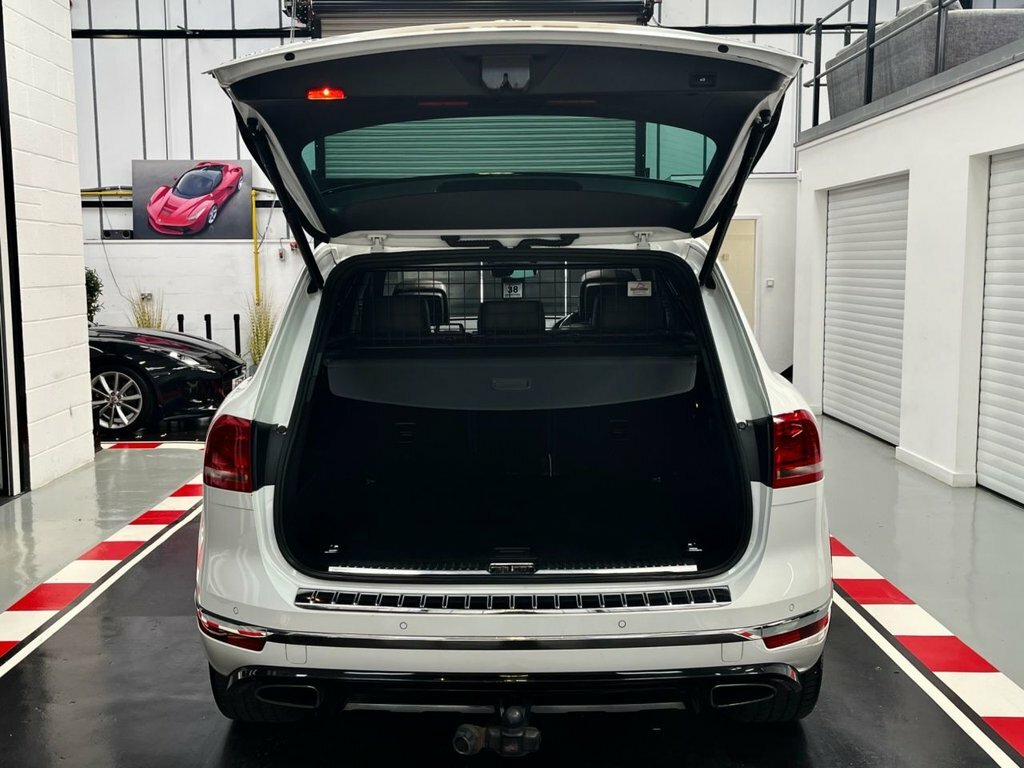 Volkswagen Touareg 3L R-line Plus White #6