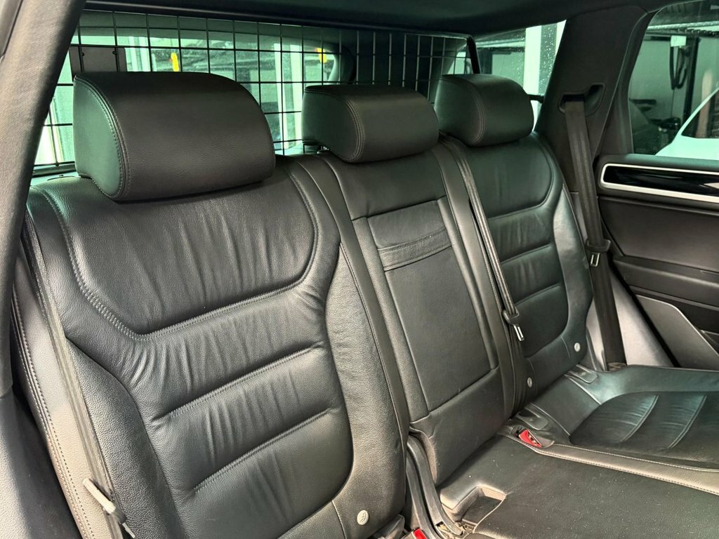 Volkswagen Touareg 2017 3.0 Tdi V6 Bluemotion Tech R-line Plus Suv Black #12
