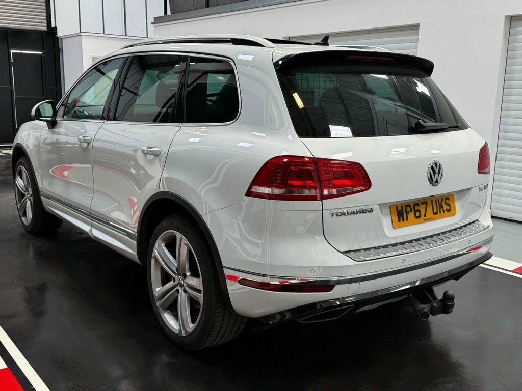Volkswagen Touareg 3L R-line Plus White #6